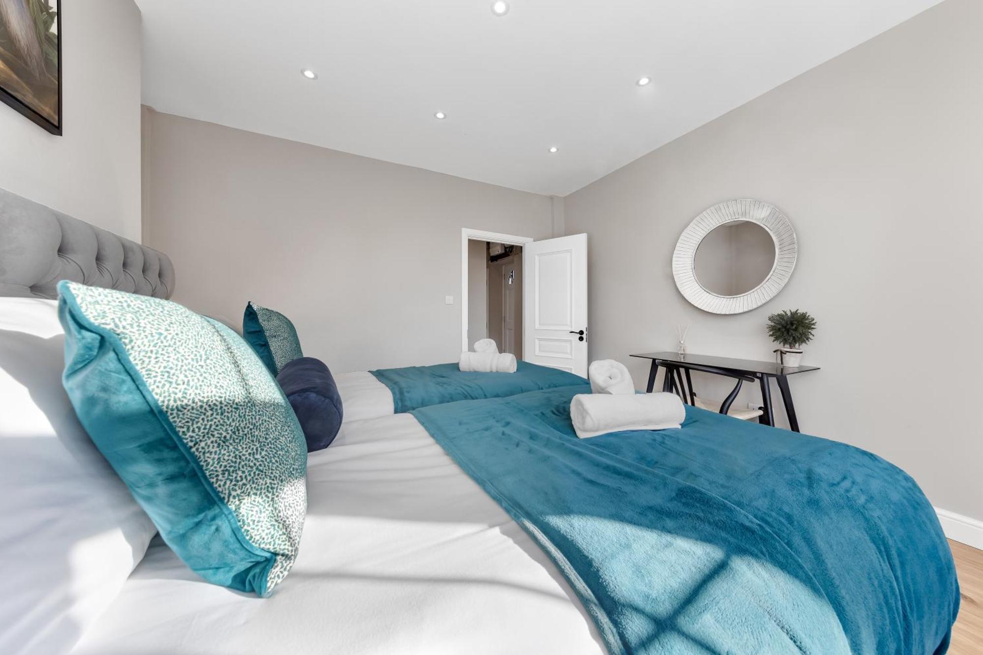 Luxury At Golders - Unico Residences