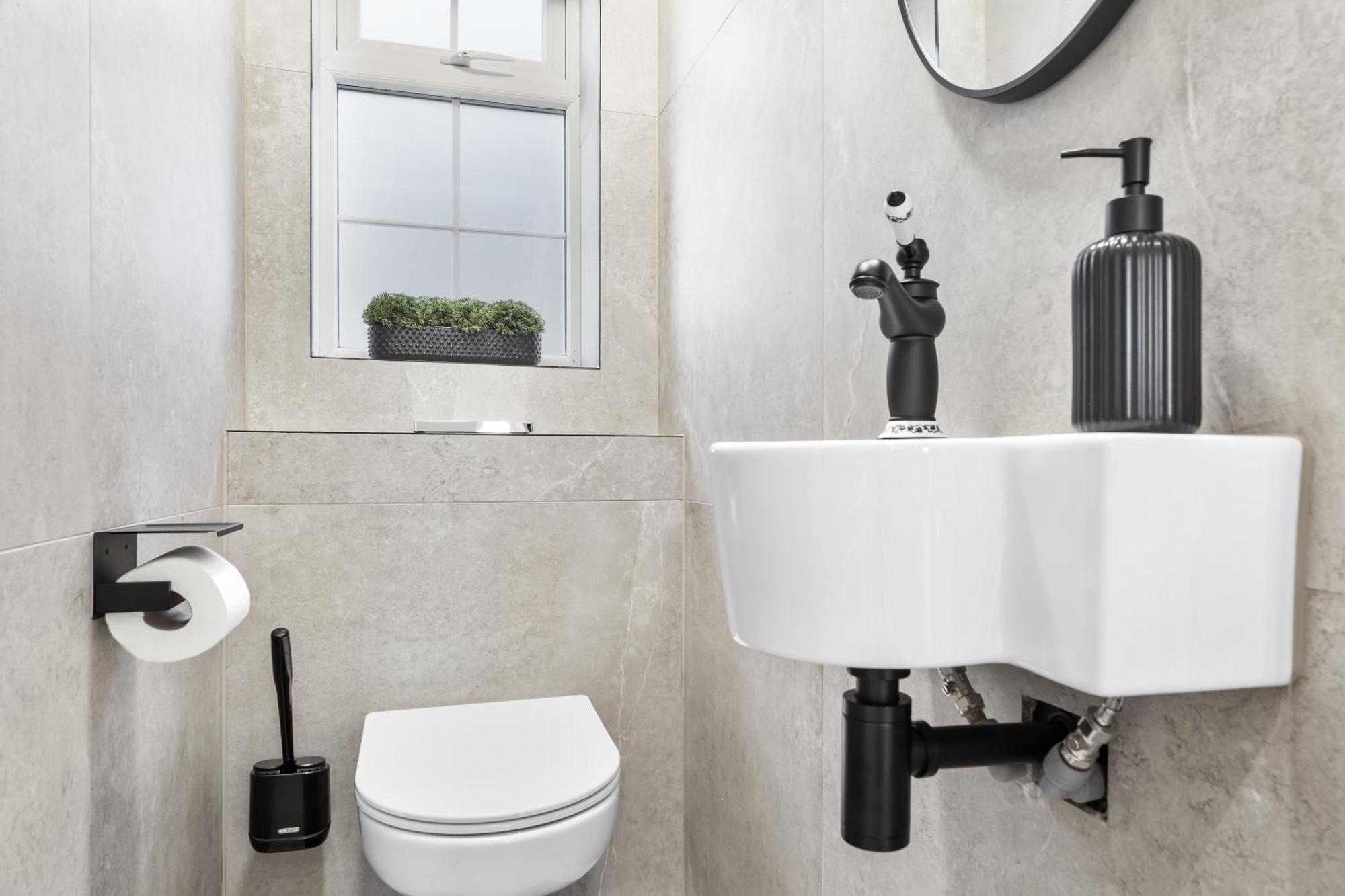 Luxury At Golders - Unico Residences Apartament