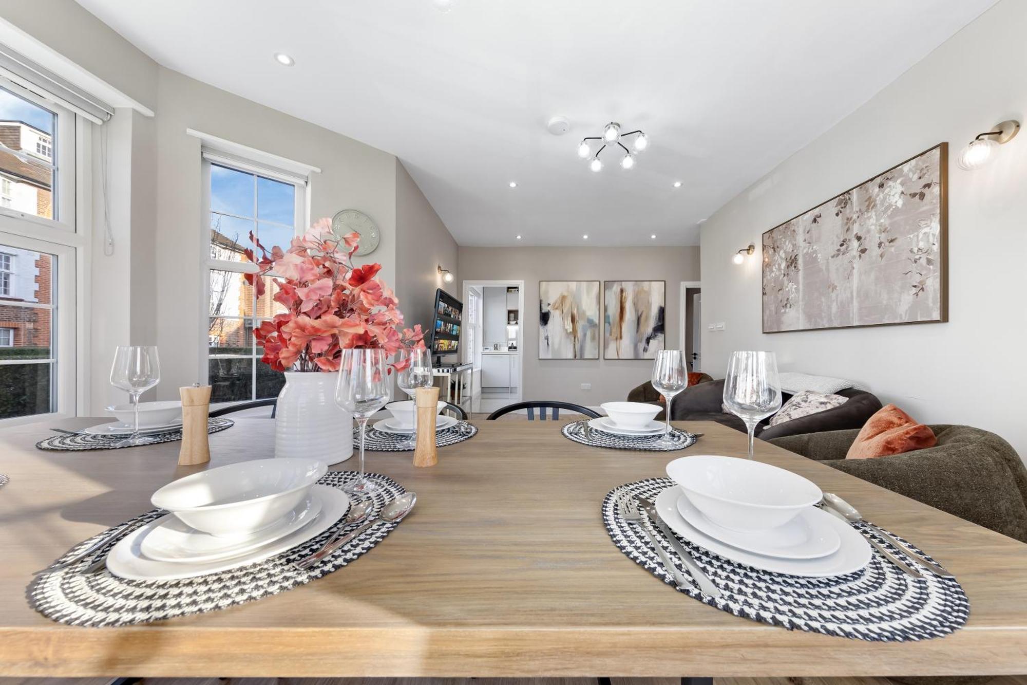 Luxury At Golders - Unico Residences Apartament *