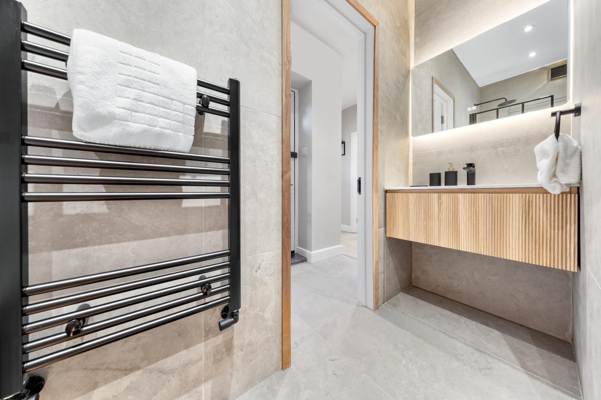 Luxury At Golders - Unico Residences Apartament